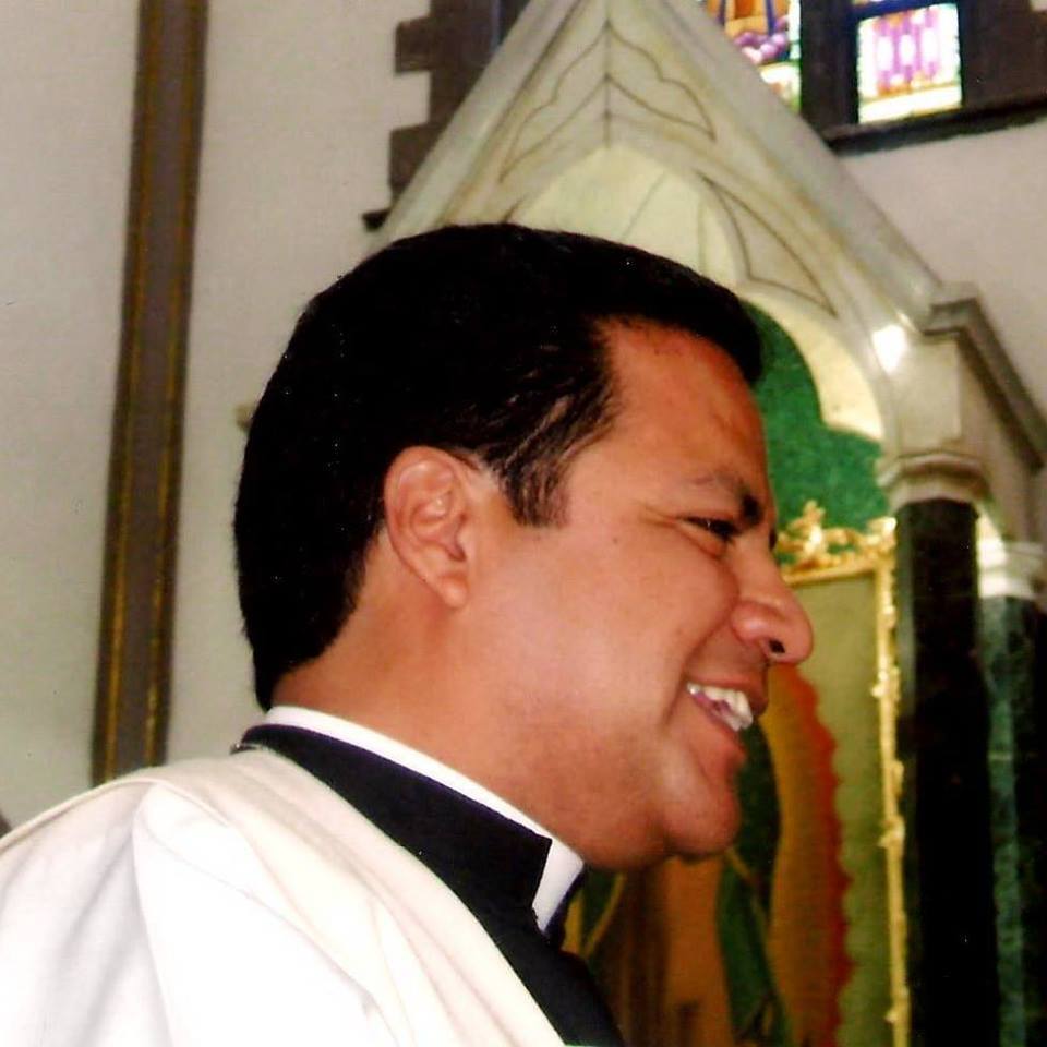 PADRE JOSE RODRIGO LOPEZ CEPEDA 02 parroquia delapaz