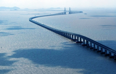 Cầu Vịnh Hàng Châu hay còn gọi là “Cầu xuyên Đại dương của Vịnh Hàng Châu” dài nhất thế giới: 35.673 mét! 